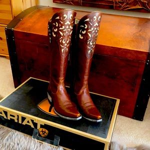 Ariat Hacienda cowboy boots. Size 9,5